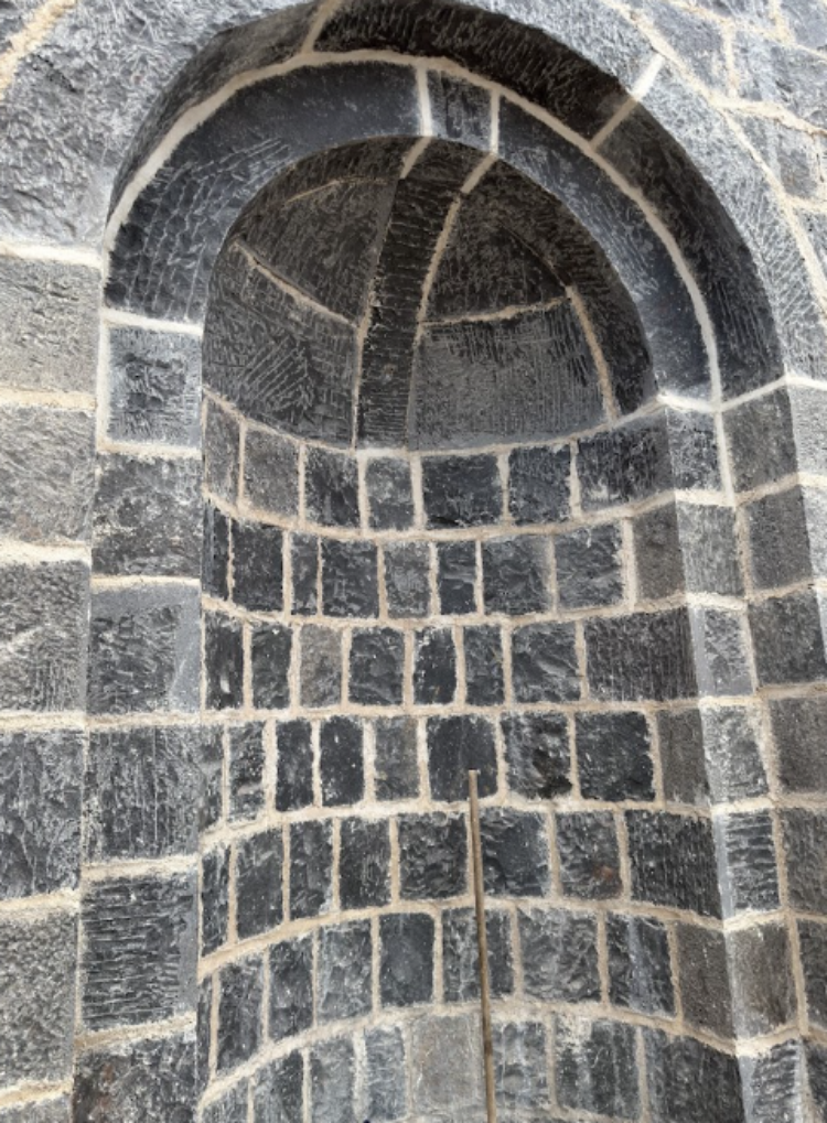 محراب مسجد أبي بكر الصديق