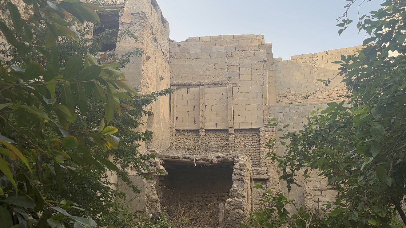 مبانٍ عشوائية في وسط القطيف