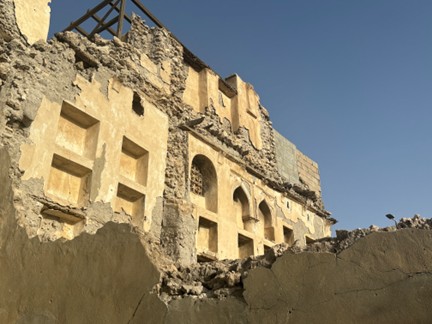 أحد العناصر المعمارية في وسط القطيف