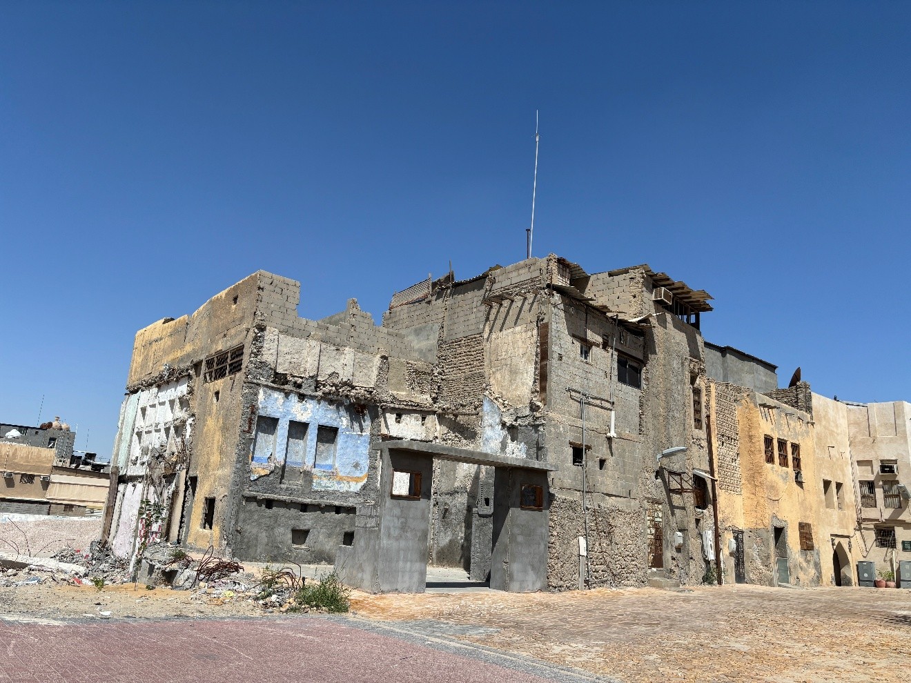 مبانٍ تم ترميمها