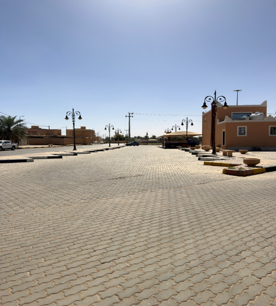 لدى القرية موقف خاص بالمركبات