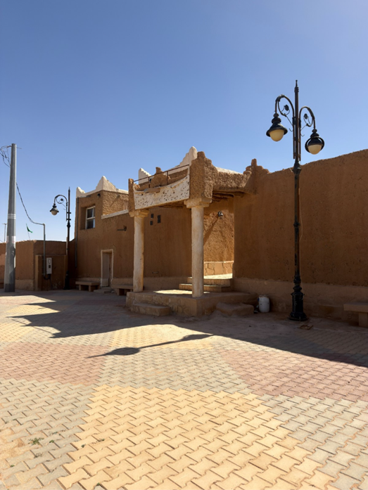 إحدى بوابات القرية