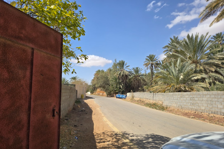 الطرق المعبدة المؤدية لموقع الهياكل