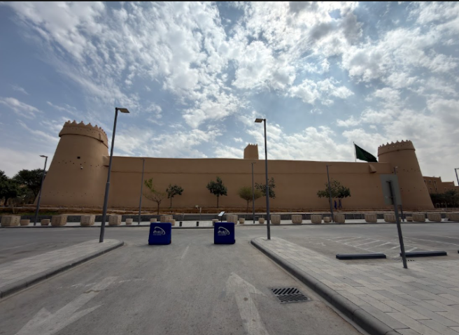 إحدى ساحات حصن المصمك