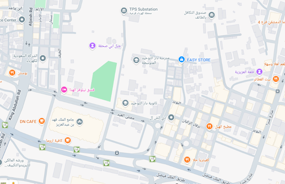 شبكة طرق معبدة تؤدي إلى المدرسة